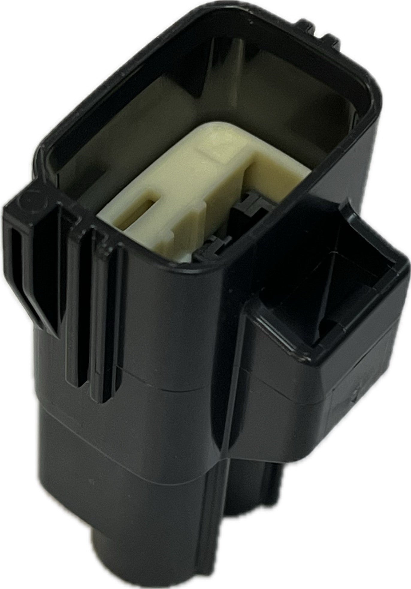 Yazaki 7282-5596-10 2 Position Sealed Male Connector Yazaki 7282-5596-10 2 Position Sealed Male Connector
