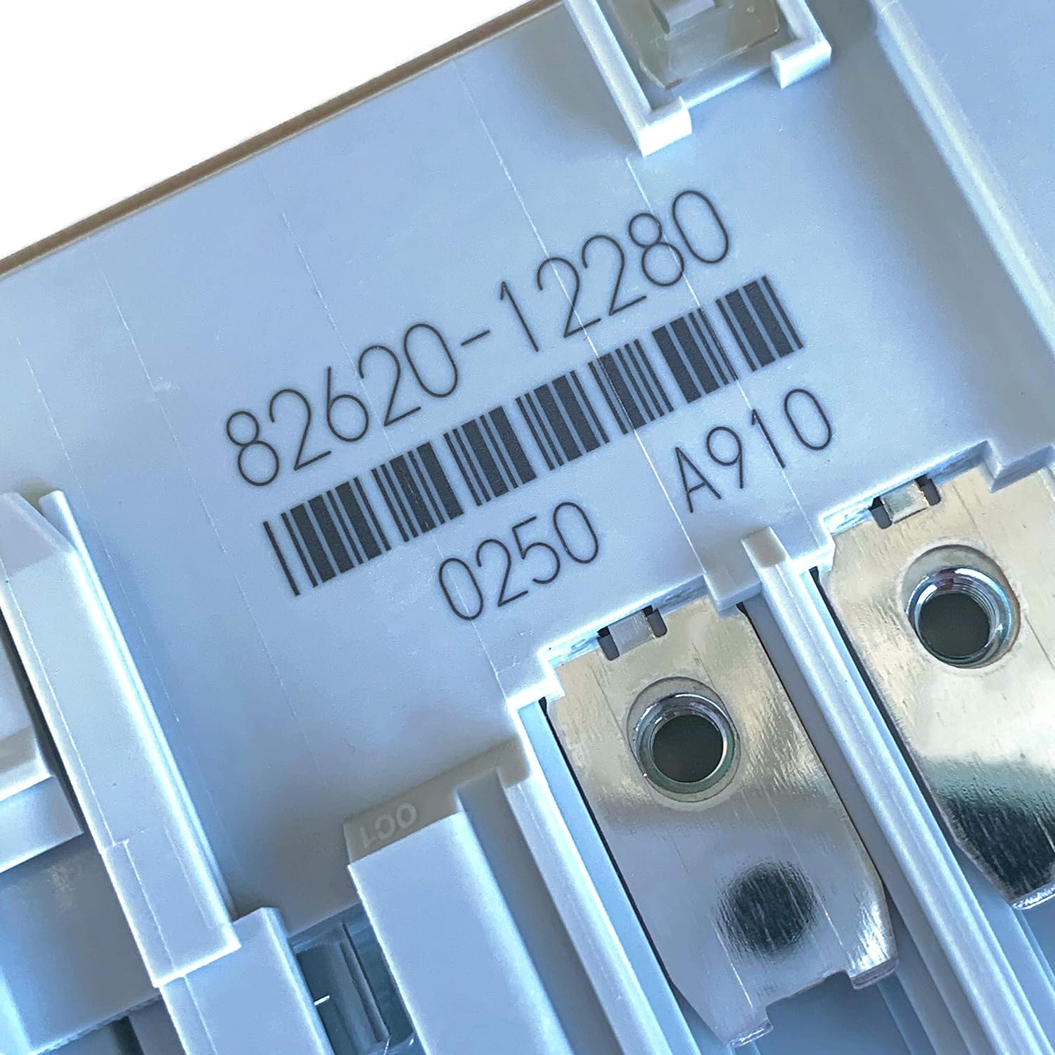 8262012280-corolla-fuse