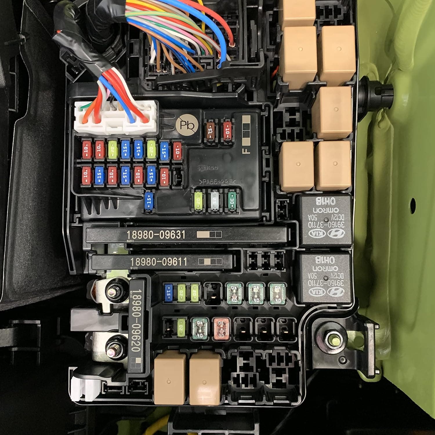 EDS Fuselink Hyundai | Kia 18980-09620 1898009620 Multi block Fusible Fuse for Ioniq Seltos Veloster Soul etc with Screws Hyundai | Kia 18980-09620 Multi block Fusible Fuse