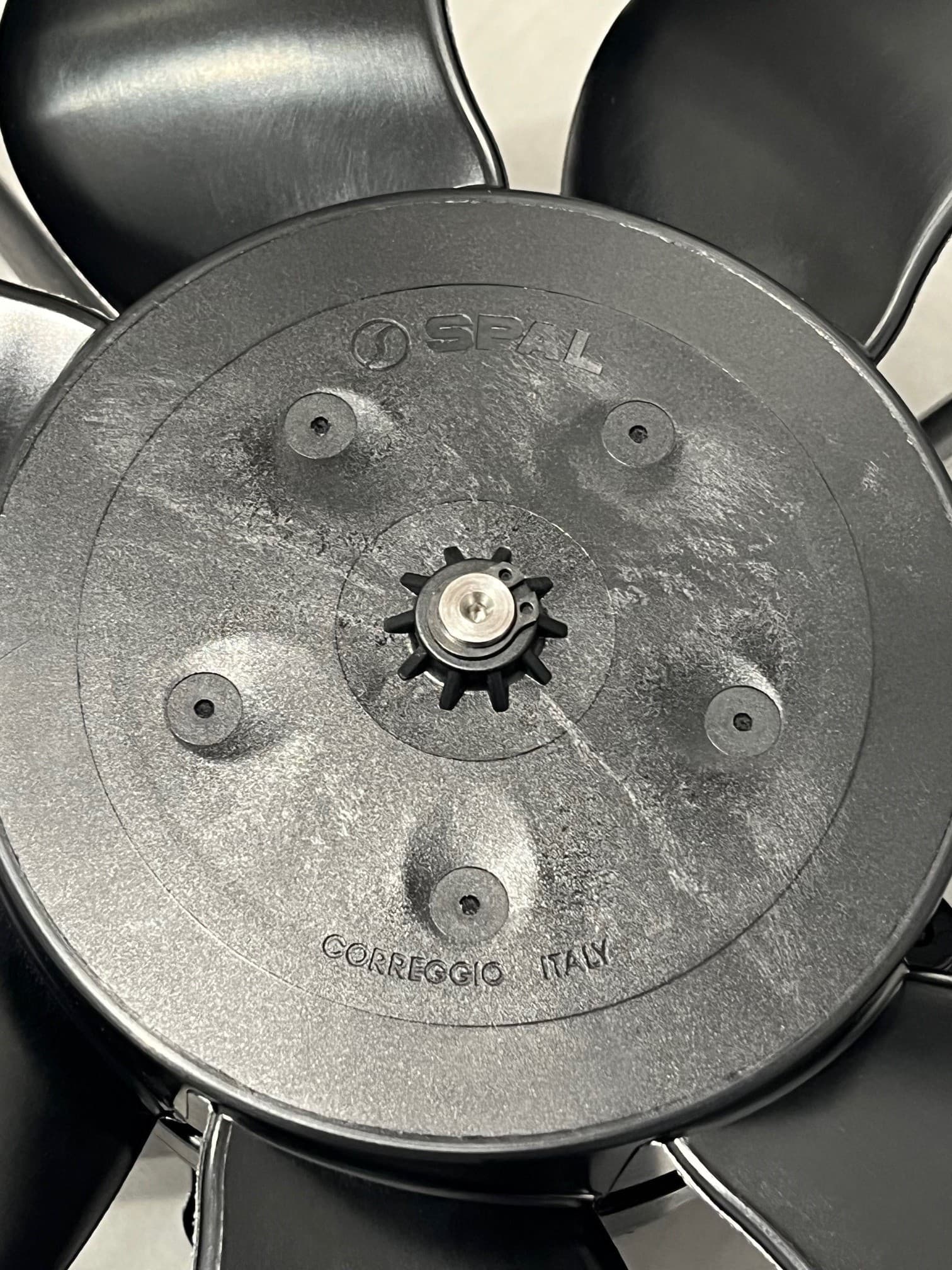 SPAL 12" SPAL Fan - 30103202 **USED** 12" 12 Volt Puller Fan Sealed High Output Curved Blade 1870 cfm VA01-AP90/VLL-66A *USED* SPAL 30103202 12" 12 Volt Puller Fan1870 cfm 