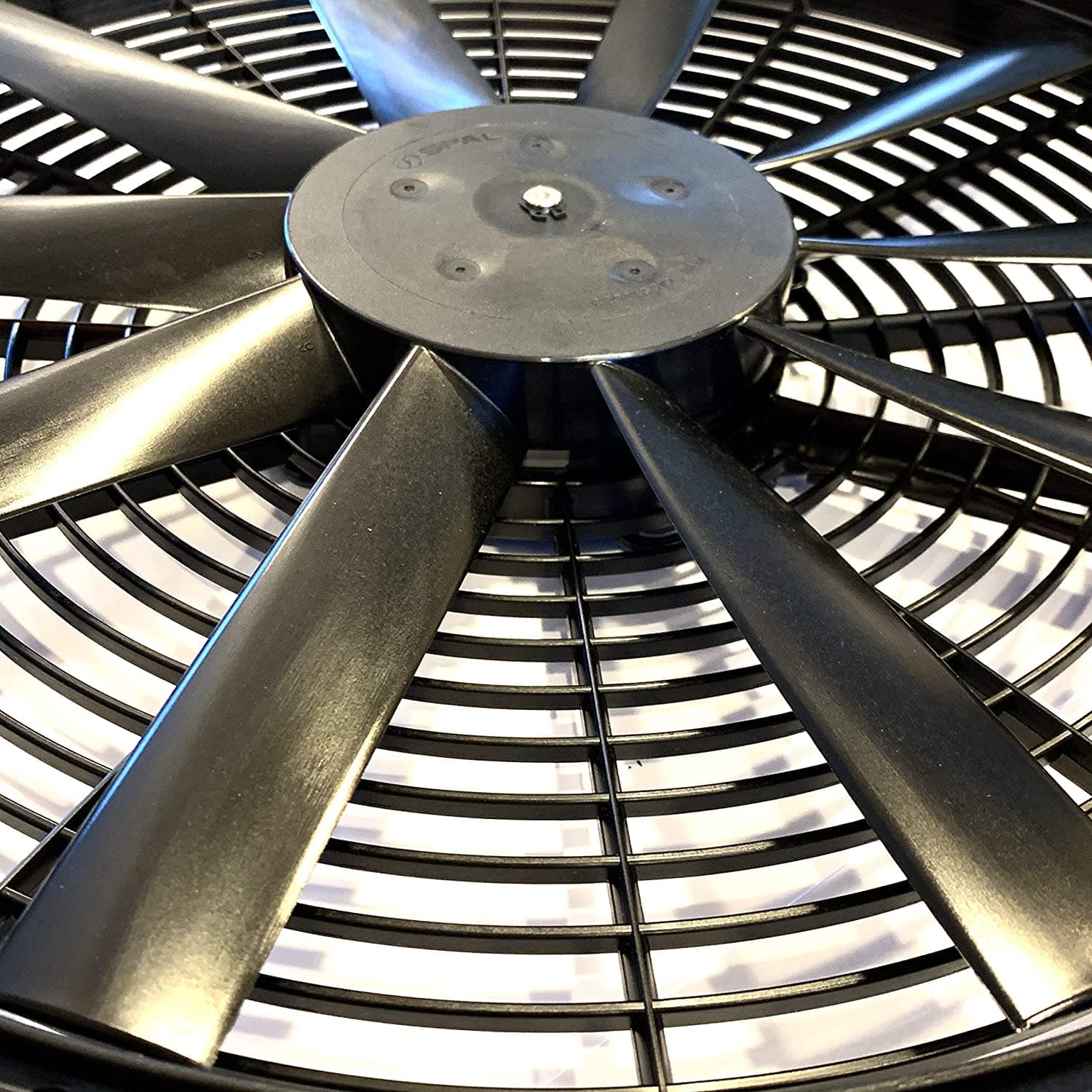 SPAL 16" SPAL Fan - 30100400 16" 12 Volt Puller Fan Low Profile Straight Blade 1074 cfm VA18-AP10/C-41A SPAL Fan - 30100400 16" 12 Volt Puller Fan1074 cfm 