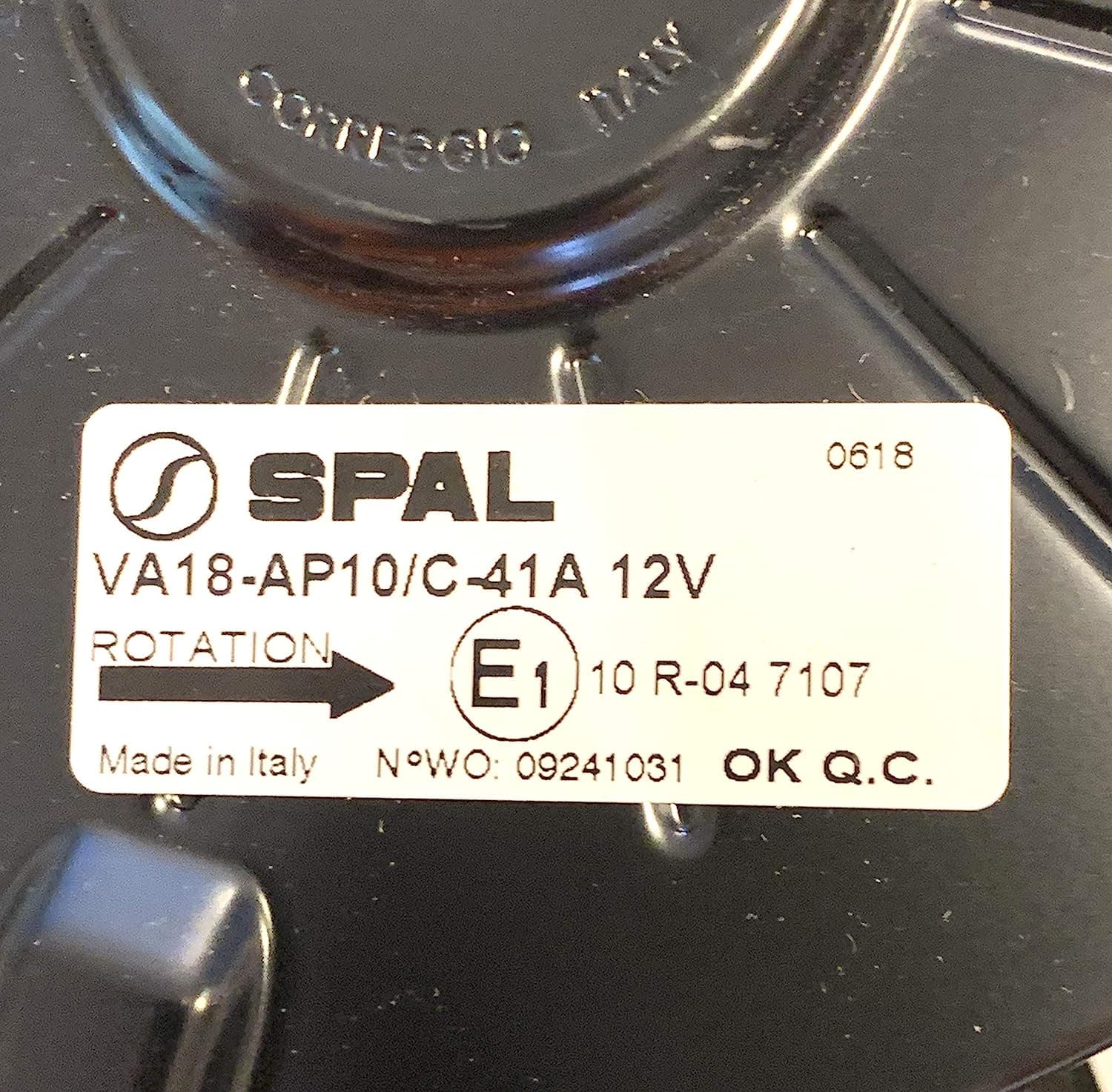 SPAL 16" SPAL Fan - 30100400 16" 12 Volt Puller Fan Low Profile Straight Blade 1074 cfm VA18-AP10/C-41A SPAL Fan - 30100400 16" 12 Volt Puller Fan1074 cfm 