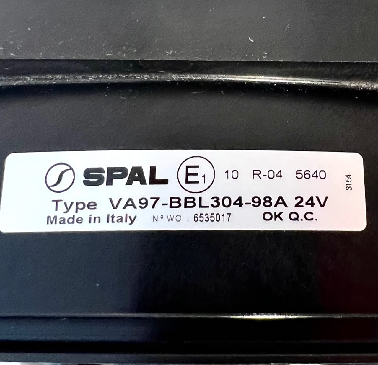 SPAL 16" SPAL Fan - 30107016 SBL 16" 24 Volt (405mm) Brushless High Performance Fan VA97-BBL304-98A 24V Fan Speed 2053 CFM / 2550 RPM with PWM Aptiv/Ducon Female Connector Kit SPAL Fan - 30107016 SBL 16" 24 Volt 
