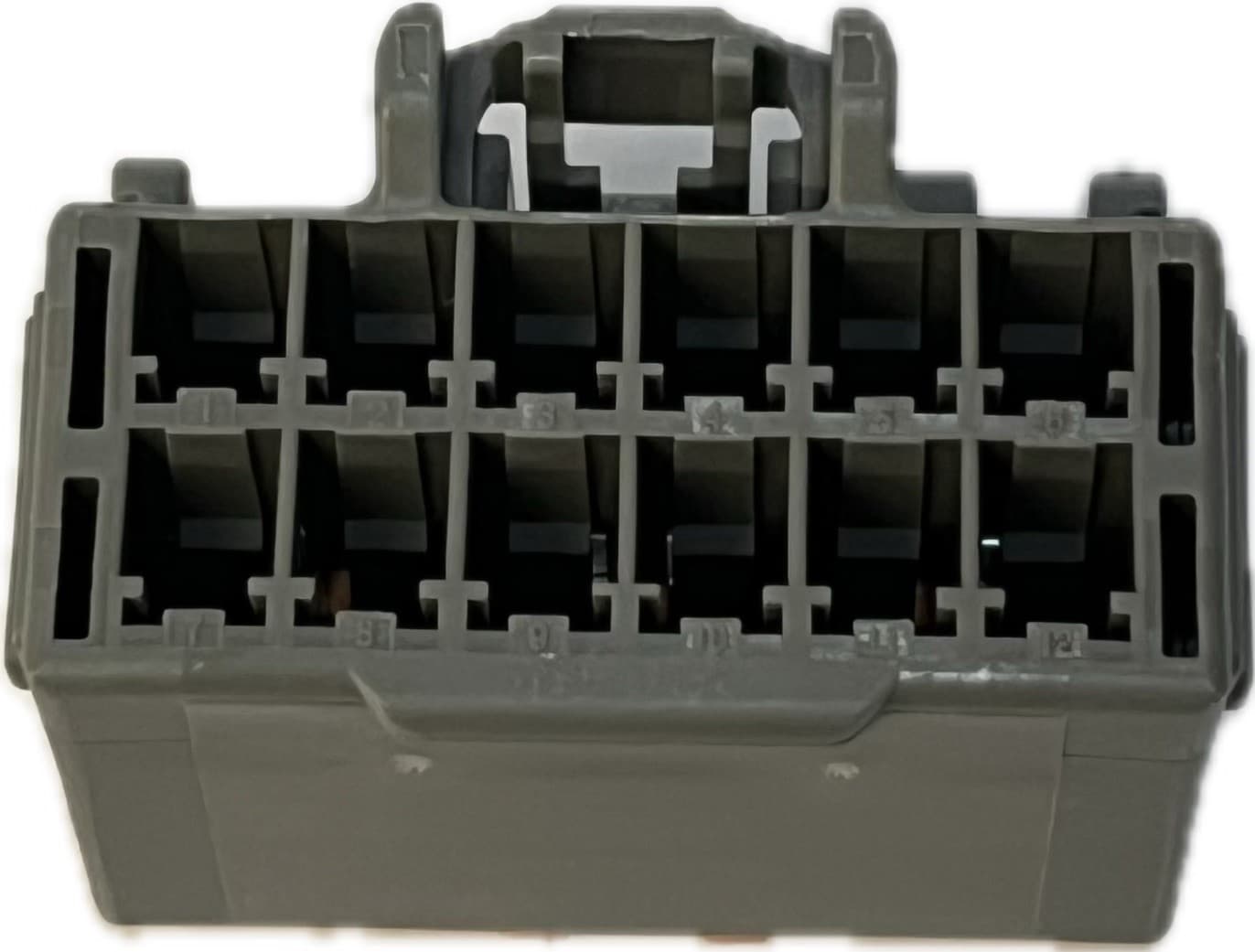 Yazaki 7283-6467-40 12 Position Female Connector